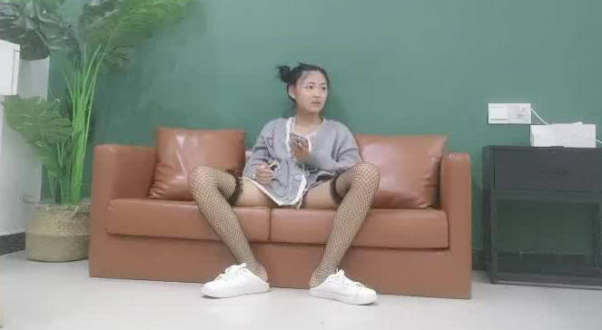 乡村寻花10-19哪吒头嫩妹