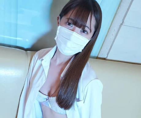 FC2PPV-4621927 一个纯洁而好奇的女孩