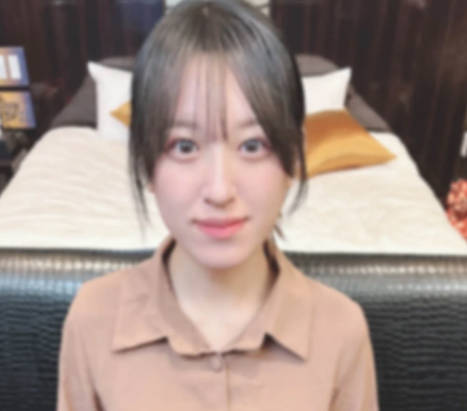 FC2PPV-4605182 可爱的笑容和紧致的阴部