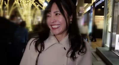 FC2PPV-4564870-狂喷潮美女魔性生插中出