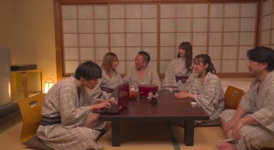 OFSD-025 町内会スワッピングNTR大乱交温泉旅行 倦怠期の夫婦3組が町内会の慰安旅行で盛り上がり夫婦交換6Pセックスに発展！