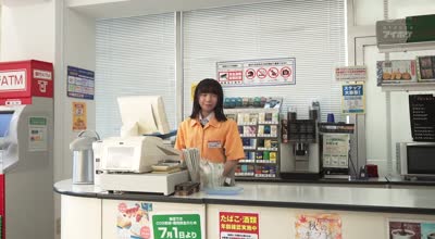 IPZZ-567 ボクの出勤に合わせてシフト出す小悪魔J刑女子のイタズラ囁きハニートラップ 学生バイトちゃん奥さんと客にバレずに店内不倫NTR 日向由奈