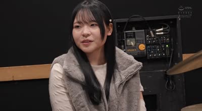 CAWD-826 満足できる男とセックスに巡り会えず男を漁りまくる現役JDドラム美女がうねりとグルーヴを生み出す腰使いで リズミカルにイキ跳ねブッ飛びAVデビュー 出口結絆